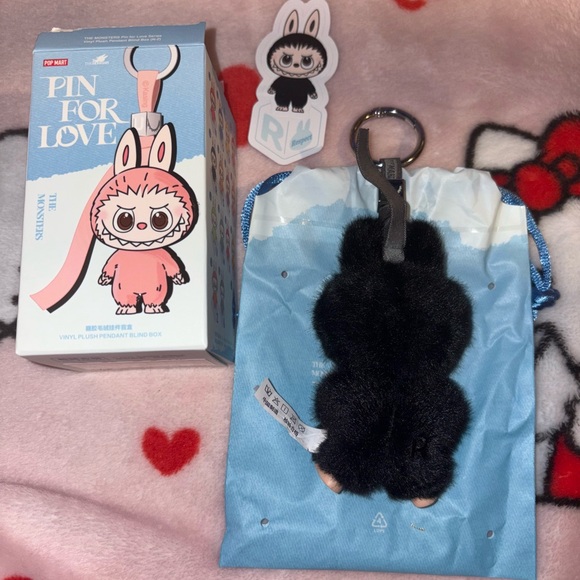 Pin For Love letter R - Picture 2 of 6